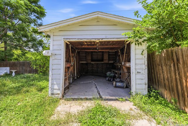 131 freiling, San Antonio, TX 78213