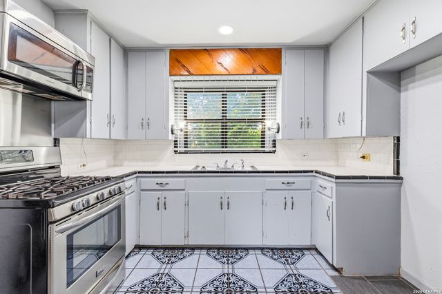 131 freiling, San Antonio, TX 78213