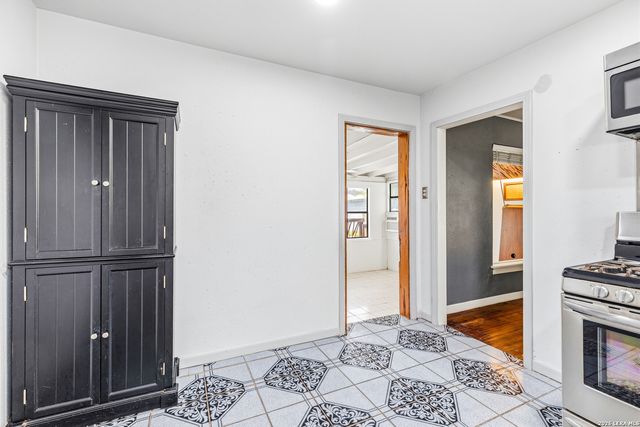 131 freiling, San Antonio, TX 78213