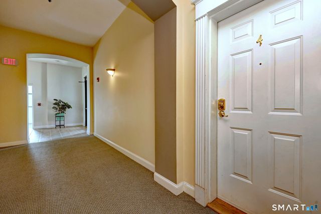 1 Indian Neck Avenue 4, Branford, CT 06405