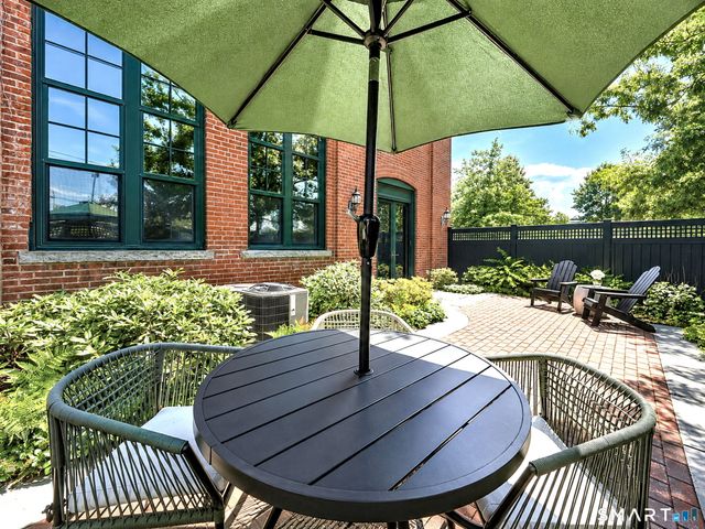 1 Indian Neck Avenue 4, Branford, CT 06405