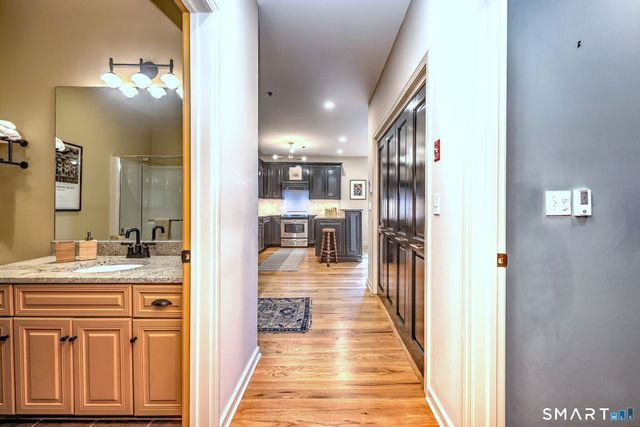 1 Indian Neck Avenue 4, Branford, CT 06405