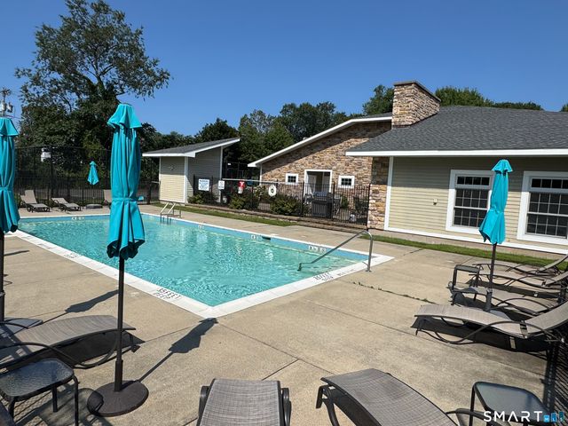 1 Indian Neck Avenue 4, Branford, CT 06405