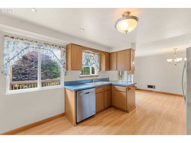 23163 Se VAN CUREN Rd, Eagle Creek, OR 97022