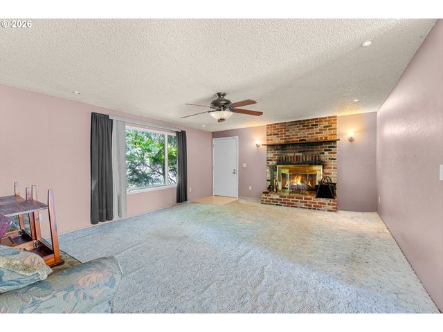 23163 Se VAN CUREN Rd, Eagle Creek, OR 97022