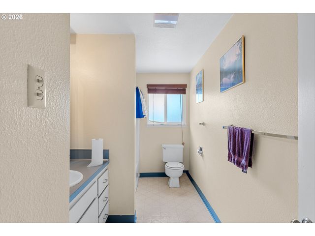 23163 Se VAN CUREN Rd, Eagle Creek, OR 97022