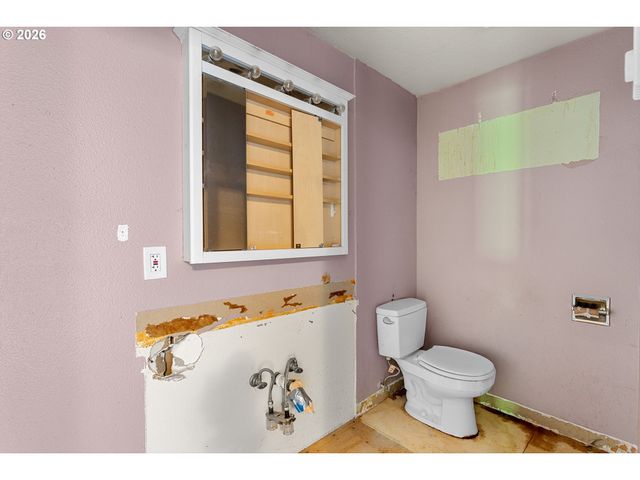 23163 Se VAN CUREN Rd, Eagle Creek, OR 97022