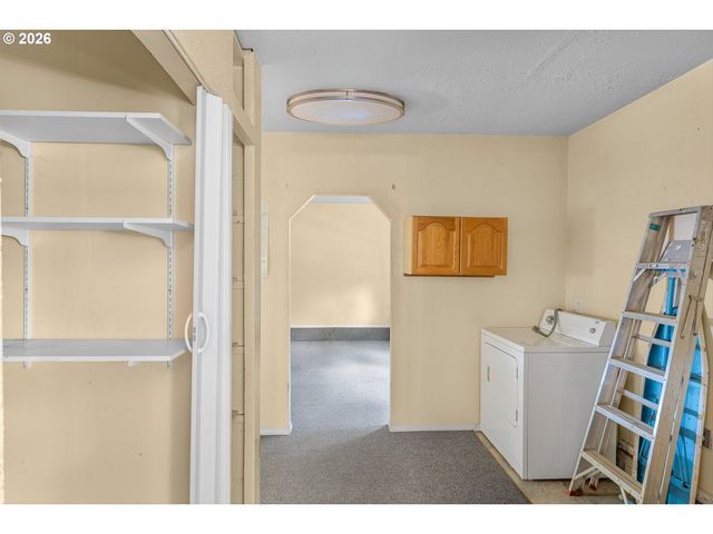 23163 Se VAN CUREN Rd, Eagle Creek, OR 97022