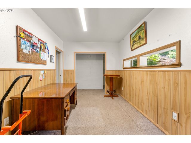 23163 Se VAN CUREN Rd, Eagle Creek, OR 97022