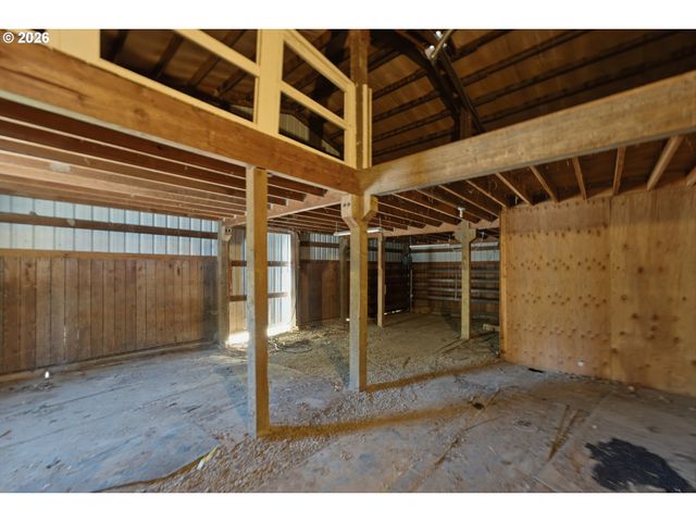 23163 Se VAN CUREN Rd, Eagle Creek, OR 97022