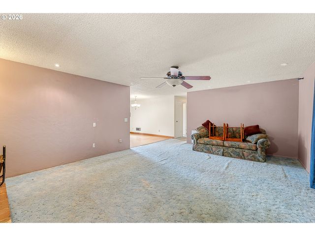 23163 Se VAN CUREN Rd, Eagle Creek, OR 97022