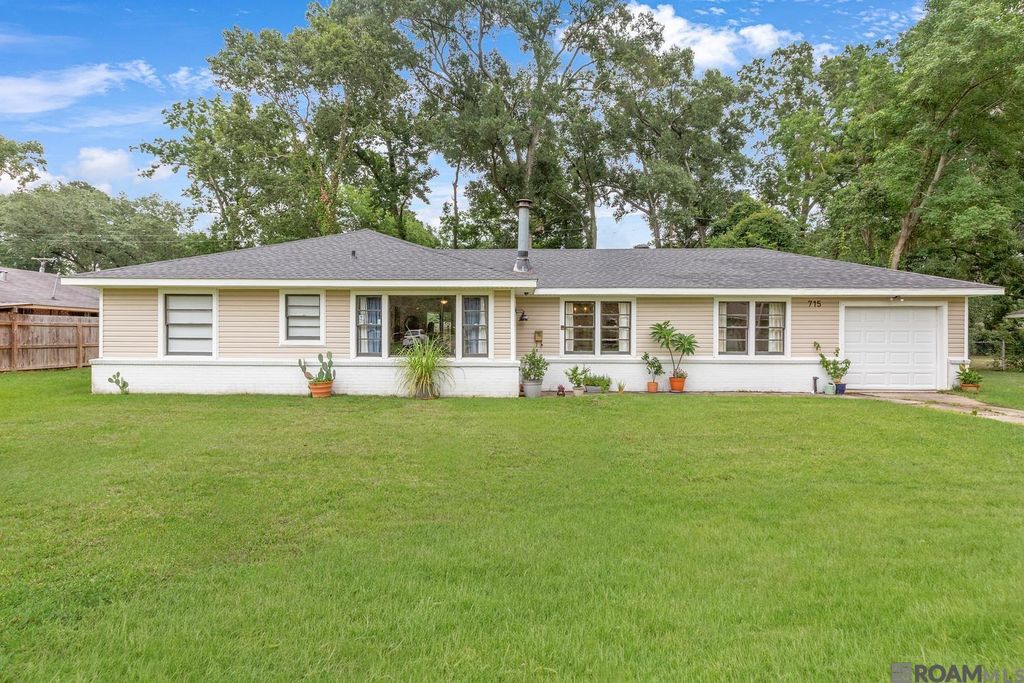 715 Cora Dr, Baton Rouge, LA 70815