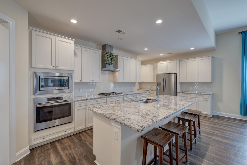 Image 4 of property listing at 2077 Barn Swallow Road, Summerville, SC 29483