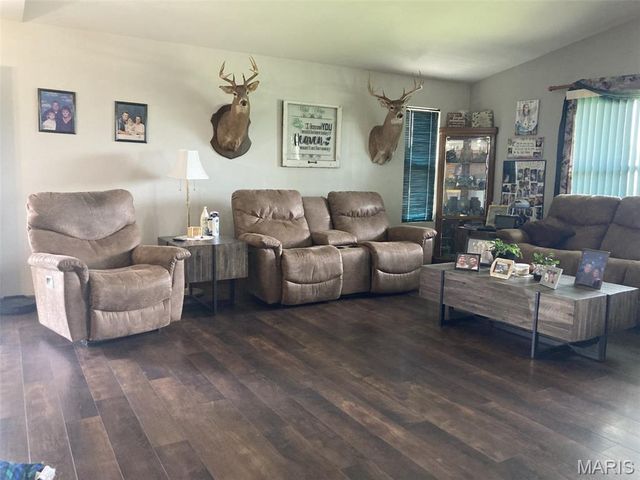 5352 Saint Louis Rock Road, Villa Ridge, MO 63089