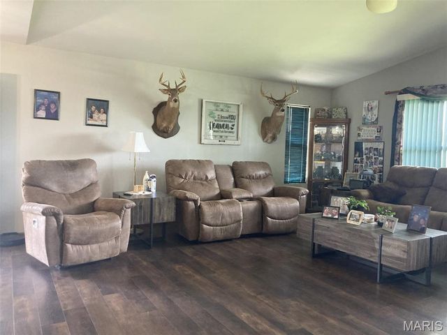 5352 Saint Louis Rock Road, Villa Ridge, MO 63089