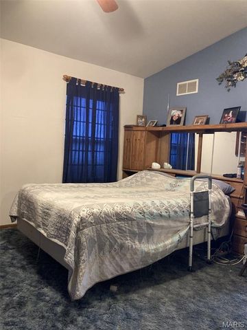 5352 Saint Louis Rock Road, Villa Ridge, MO 63089