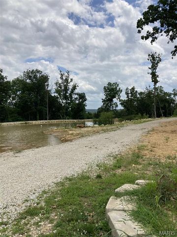 5352 Saint Louis Rock Road, Villa Ridge, MO 63089