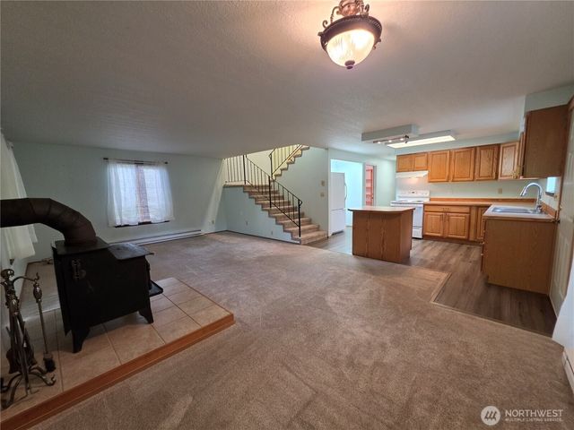 130 NE Evergreen Drive, Tahuya, WA 98588