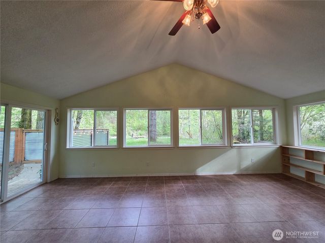 130 NE Evergreen Drive, Tahuya, WA 98588
