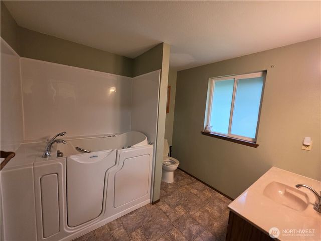 130 NE Evergreen Drive, Tahuya, WA 98588