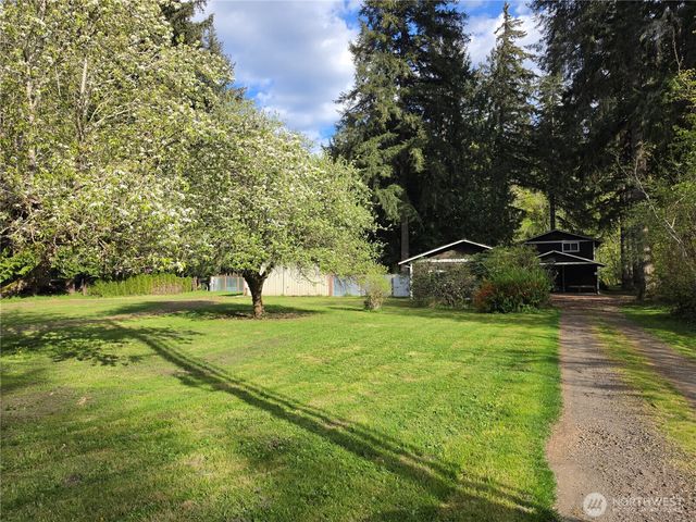 130 NE Evergreen Drive, Tahuya, WA 98588