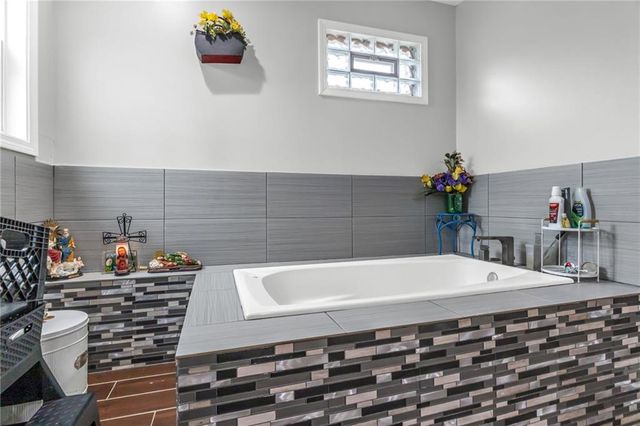 305 N 32nd Street, Kansas City, KS 66102