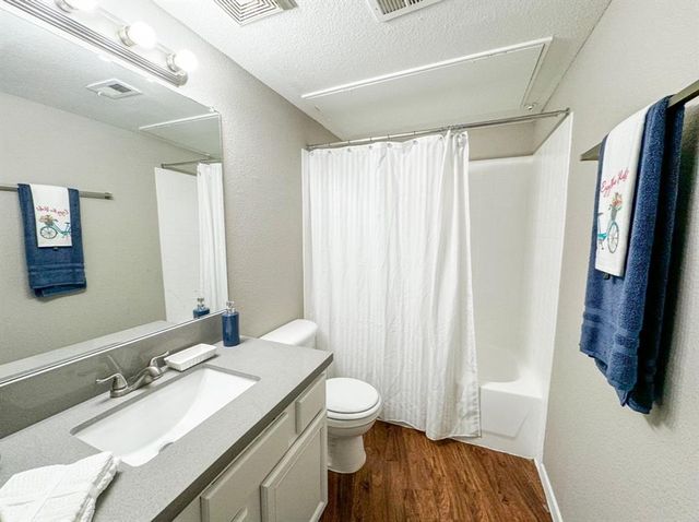5830 S Lake Houston Parkway 256, Houston, TX 77049