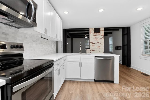903 W Sixth Avenue B, Gastonia, NC 28052