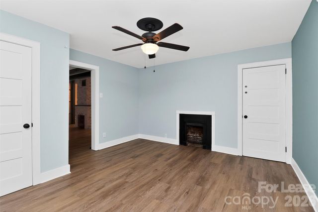 903 W Sixth Avenue B, Gastonia, NC 28052