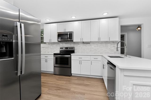 903 W Sixth Avenue B, Gastonia, NC 28052