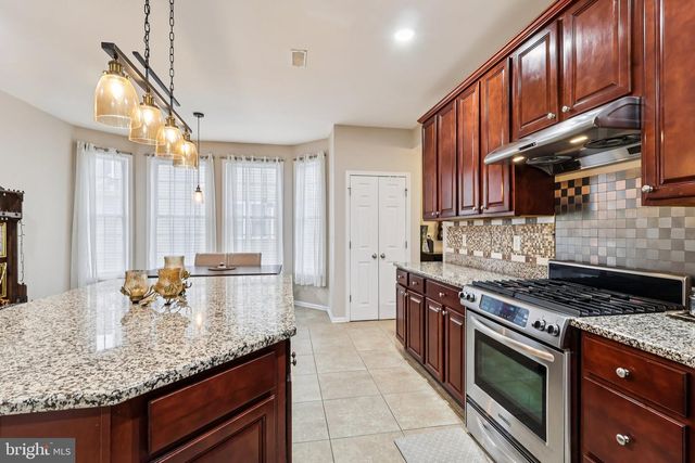 6 ALLUVIAL DR, Chesterfield, NJ 08515