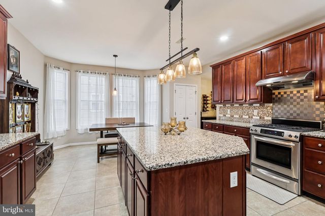 6 ALLUVIAL DR, Chesterfield, NJ 08515