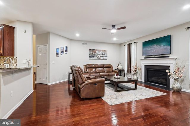 6 ALLUVIAL DR, Chesterfield, NJ 08515