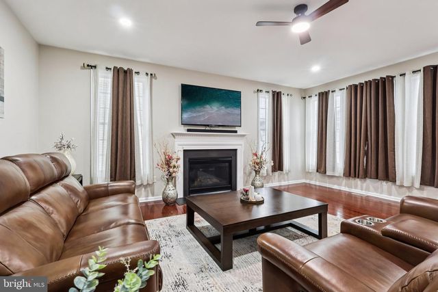 6 ALLUVIAL DR, Chesterfield, NJ 08515