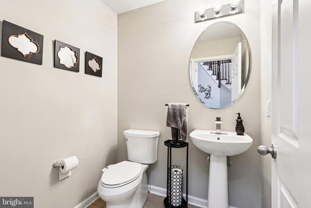 6 ALLUVIAL DR, Chesterfield, NJ 08515