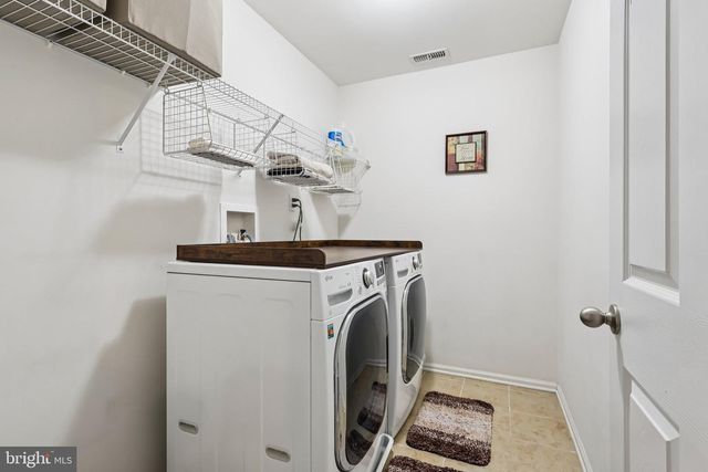 6 ALLUVIAL DR, Chesterfield, NJ 08515