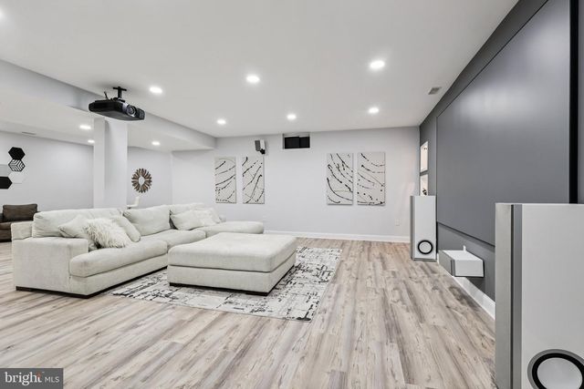 6 ALLUVIAL DR, Chesterfield, NJ 08515