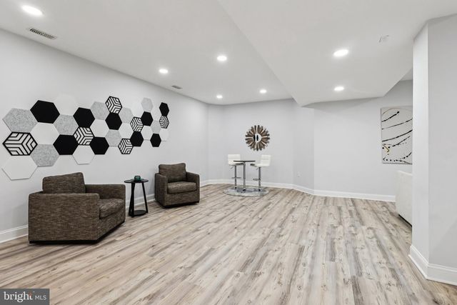 6 ALLUVIAL DR, Chesterfield, NJ 08515