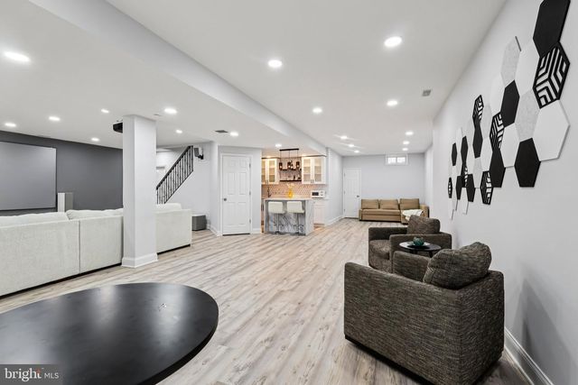 6 ALLUVIAL DR, Chesterfield, NJ 08515