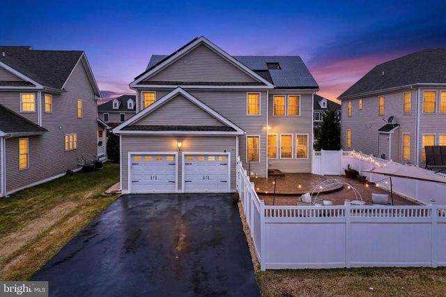 6 ALLUVIAL DR, Chesterfield, NJ 08515