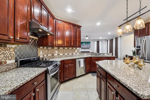 6 ALLUVIAL DR, Chesterfield, NJ 08515