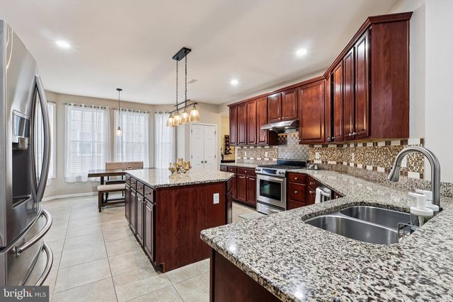 6 ALLUVIAL DR, Chesterfield, NJ 08515