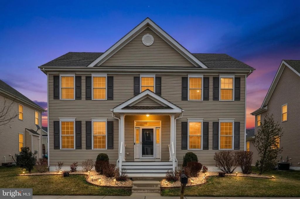 6 ALLUVIAL DR, Chesterfield, NJ 08515