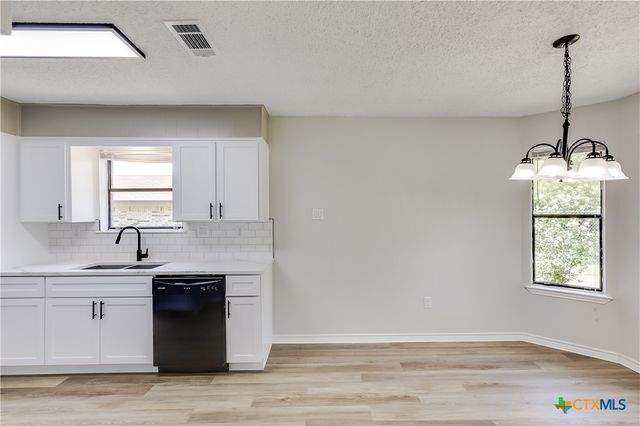 2001 Sunset Street, Killeen, TX 76543