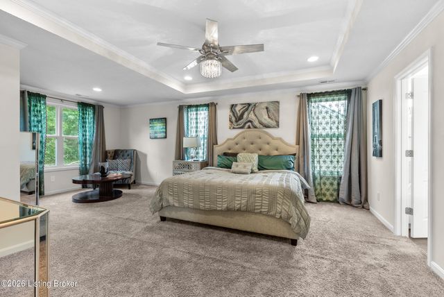 5601 Poplar Lakes Ln, Louisville, KY 40299