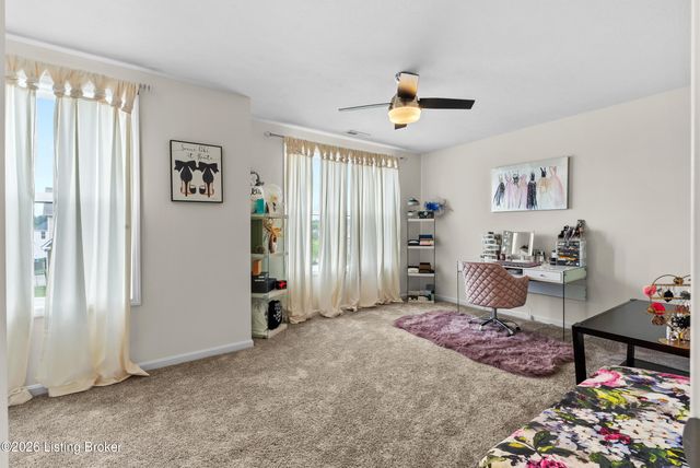 5601 Poplar Lakes Ln, Louisville, KY 40299