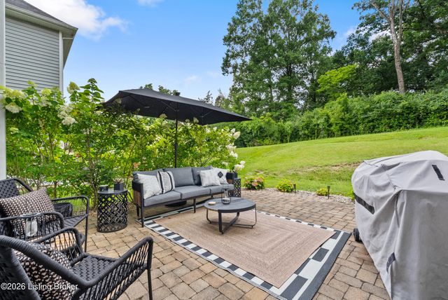 5601 Poplar Lakes Ln, Louisville, KY 40299