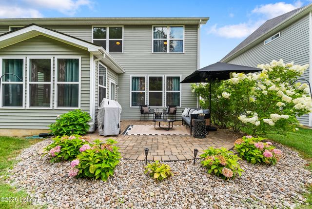 5601 Poplar Lakes Ln, Louisville, KY 40299