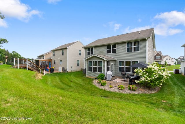 5601 Poplar Lakes Ln, Louisville, KY 40299