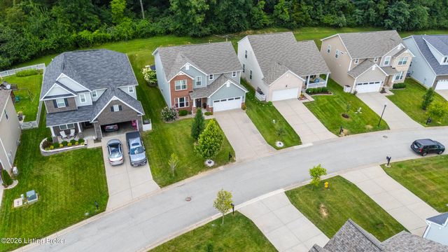 5601 Poplar Lakes Ln, Louisville, KY 40299